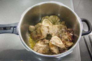 rabo de toro desmigado glaseado con rosti de patata | carnes