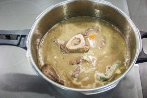 rabo de toro desmigado glaseado con rosti de patata | carnes